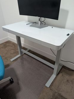 Tresanti Adjustable Height Desk