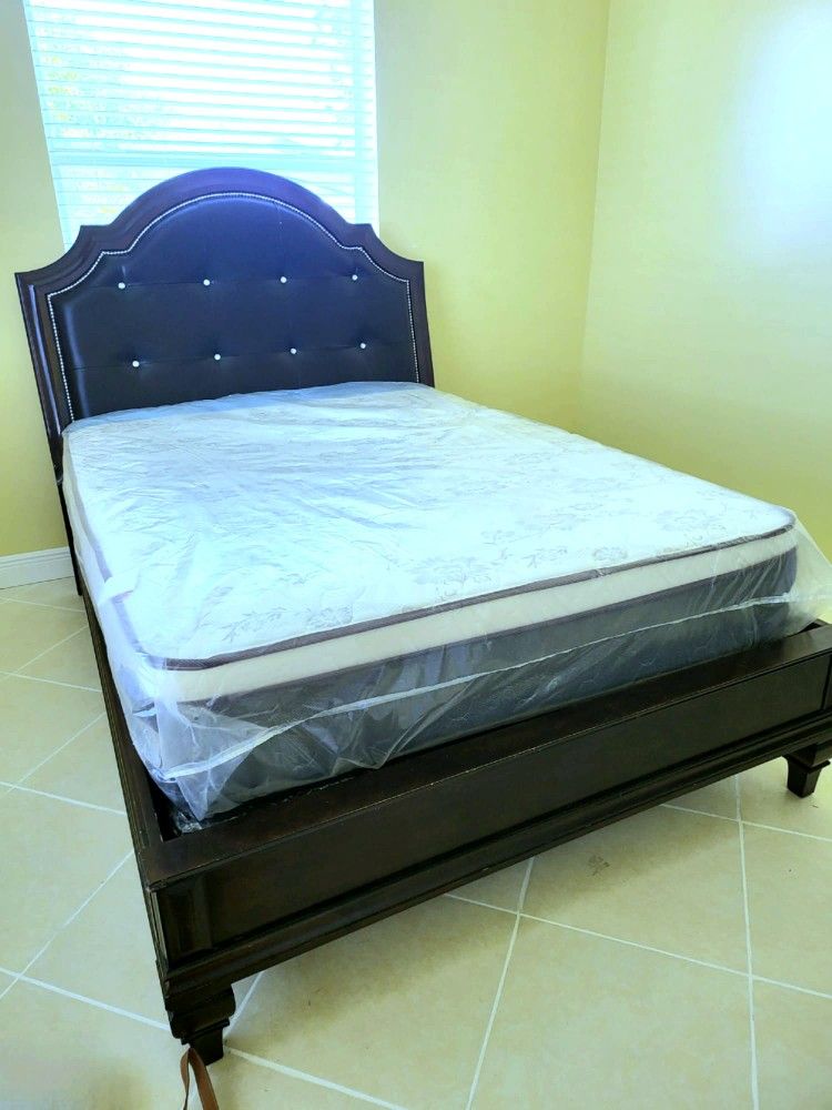 NEW QUEEN-SIZE PILLOW TOP MATTRESS AND BOX SPRING 💤