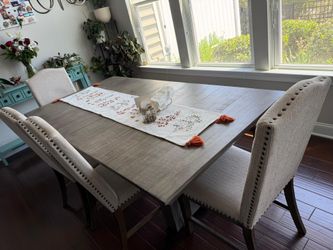 Ashley Furniture Moriville 6-Piece Dining Set - Extendable Table, 4 Chairs & Bench