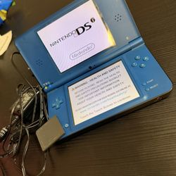Nintendo DSi XL (blue)