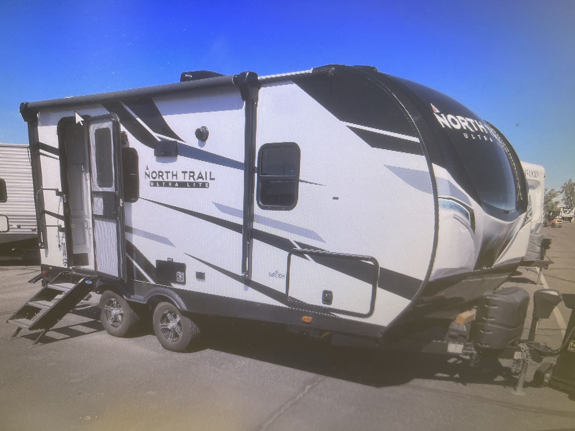 2022 NORTH TRAIL 21ft Travel Trailer