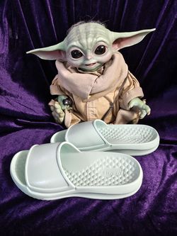 Foamies Slides in mint green. - Size 10 - New