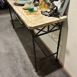 Mármol Hunt Table