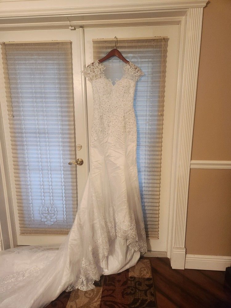  Wedding Dress White (NEW) Lace/Chrystals Size 8
