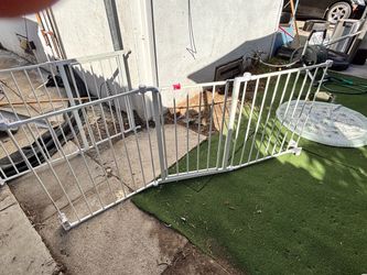 White Metal Baby or Pet Gate
