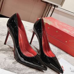 Women’s Shoes
