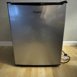 Whirlpool 2.7 cu ft Mini Refrigerator Compact Freezer Stainless Steel