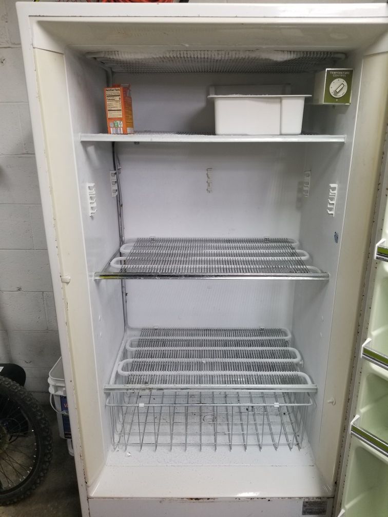 JCPenney Model 1616 16.02 Cubic Foot Upright Freezer for Sale in