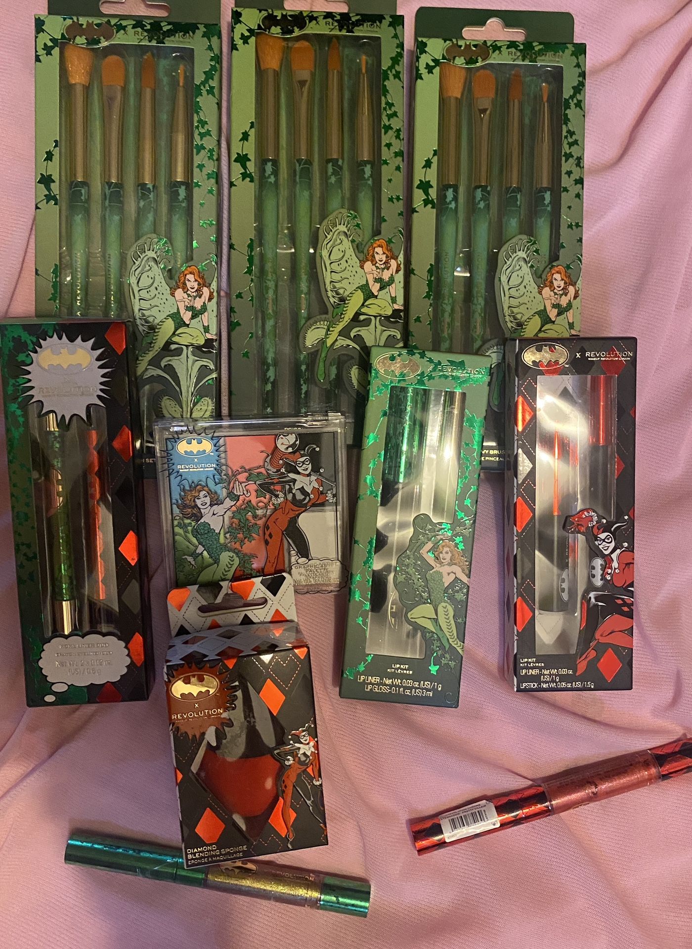 Poison ivy & Harley Quinn Makeup Collection