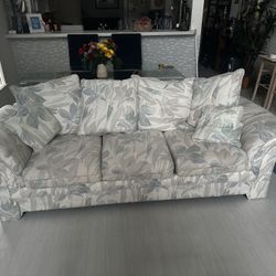 White 3 cushion couch