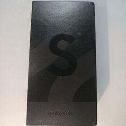 LIKE NEW Fully Unlocked Galaxy S22 128GB WITH BOX