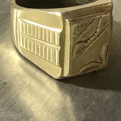 18 K Solid Gold Man’s Ring 