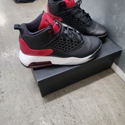 Jordan Maxin 200 BLACK/Gym RED-white