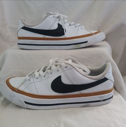 Nike White Low-Top Sneakers with Gum Sole