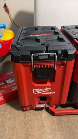 Milwaukee PACKOUT Tool Box