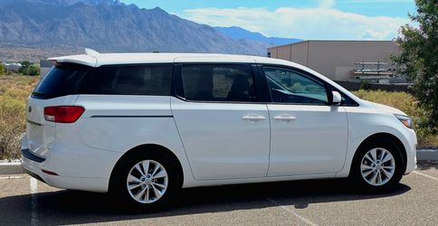2017 KIA Sedona