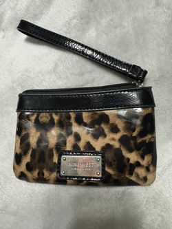 Black and tan leopard print Nine West wrist wallet #leopardprint