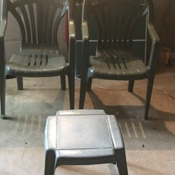 Outdoor Chairs And Table 