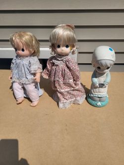Precious Moments. Dolls and statue