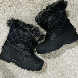Snow Boots Size 4y