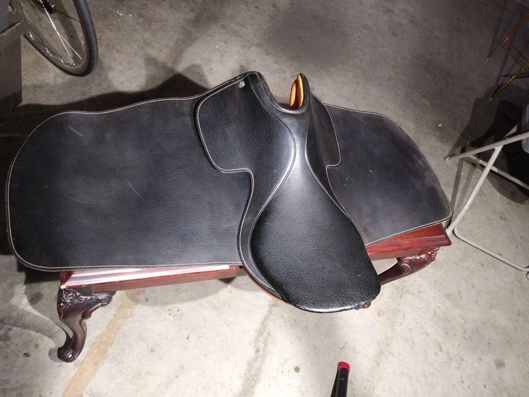 Whitman English saddle