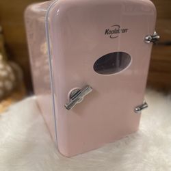 Mini Fridge 
