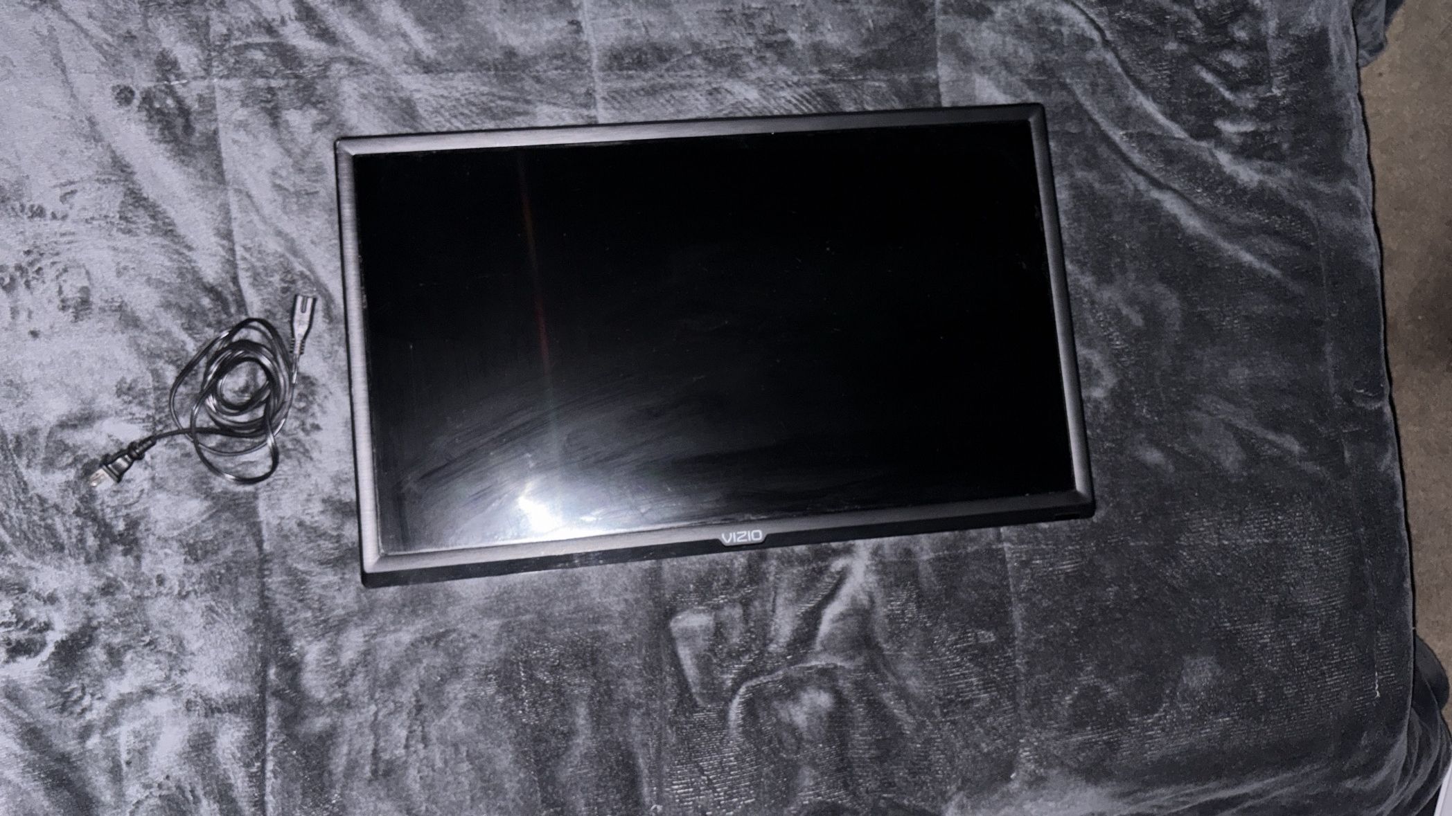 VIZIO SMART TV (20” Screen)