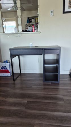 Ikea desk for Sale!