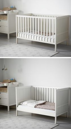Baby Crib (Excellent Condition)
