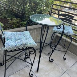 Elegant Pier One Patio Set