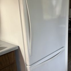 Whirlpool Refrigerator 