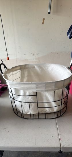 Wire Basket with Fabric Liner