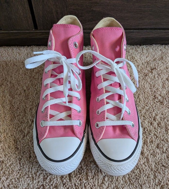 Women's Pink Converse Shoes - Size: 8