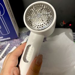 Brand New Electric Fabric Shaver - Lint Remover