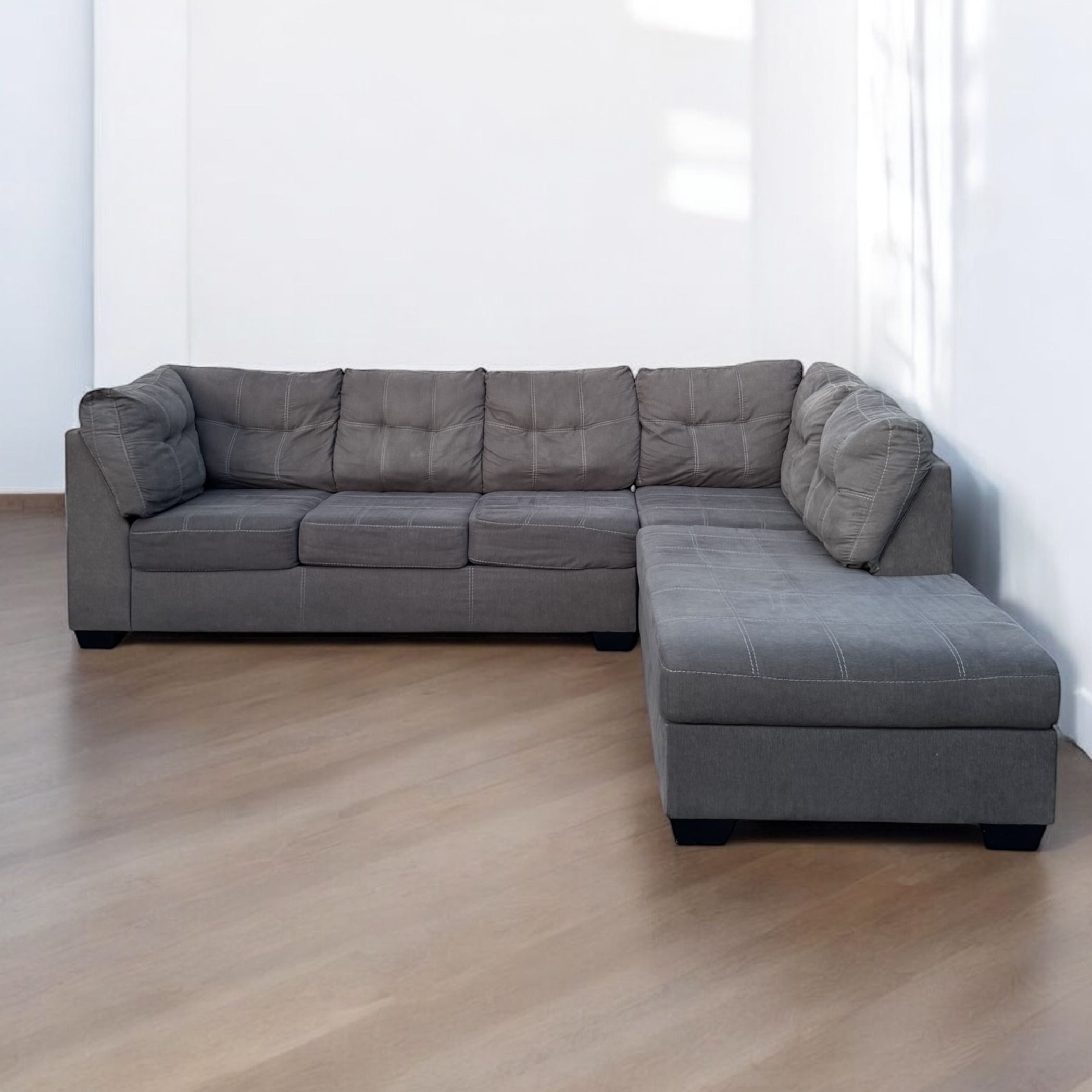 GREY SECTIONAL COUCH 