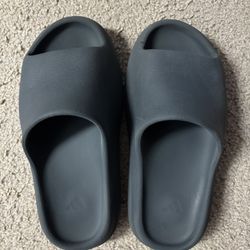 Adidas Yeezy Slides Size 8 Men’s