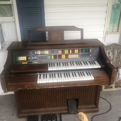 lowrey organ