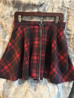Large Hot Topic Skirt 