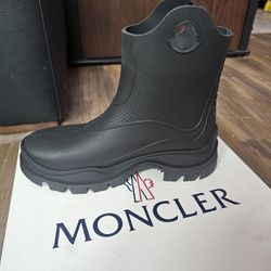 Rain Boots Moncler( Authentic )