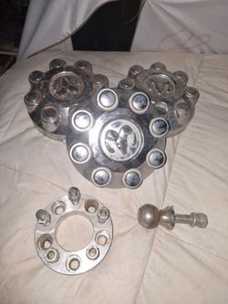 Ram 3 hub caps / & trailer hitch