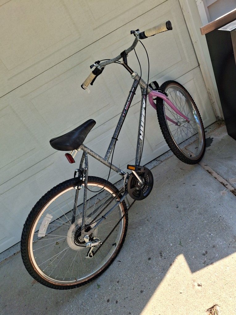 Girls bike Very Good Condition
