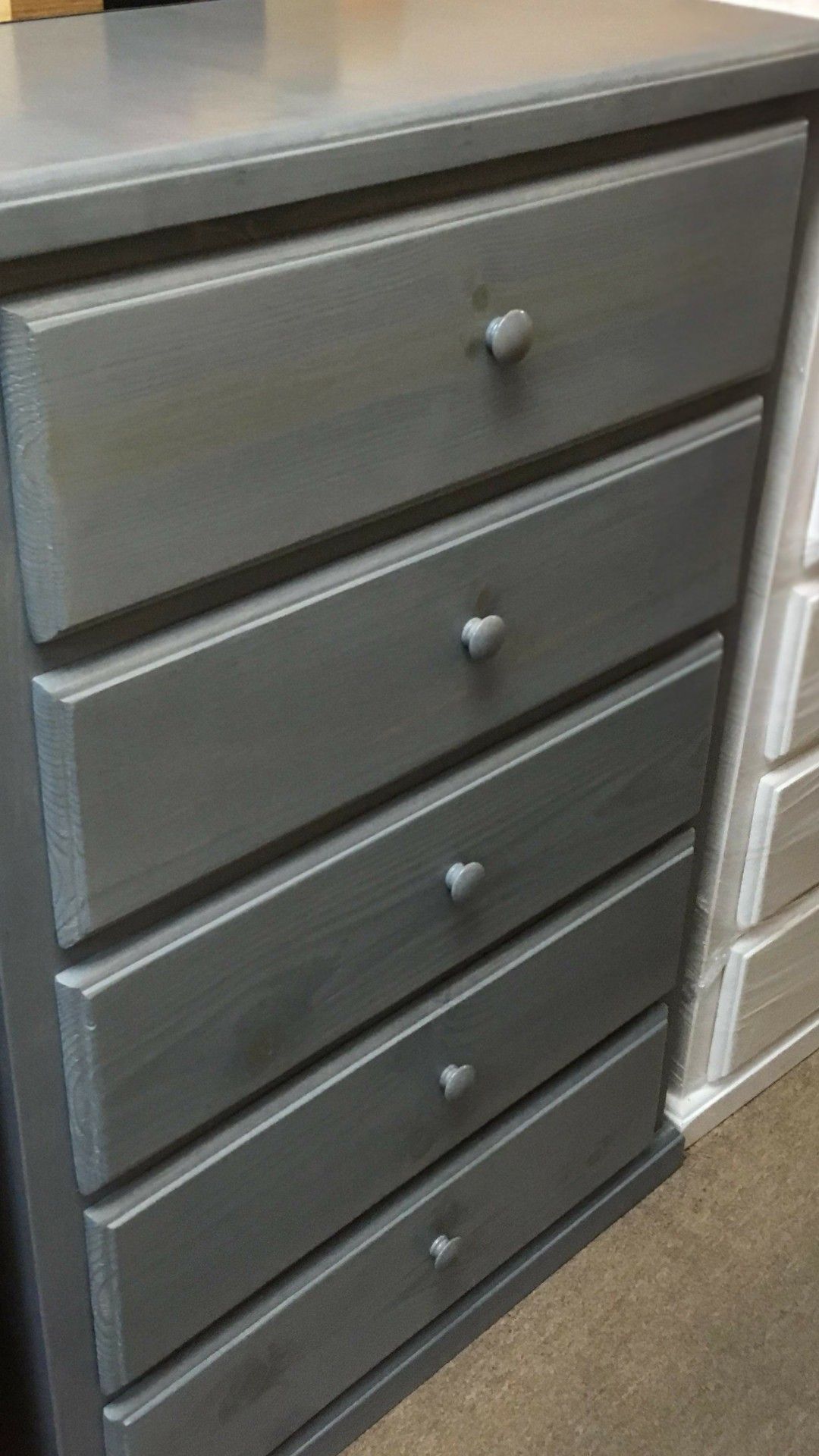 New Pinewood dresser 5 Drawer grey