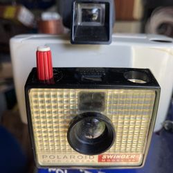 Polaroid Land Camera Swinger Model 20