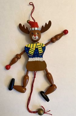 Reindeer Wooden Pull String Toy Souvenir Brown Yellow  7.5" Inches Vintage 1980s