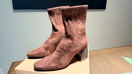 New Donald Pliner Suede Brown Boots 9.5