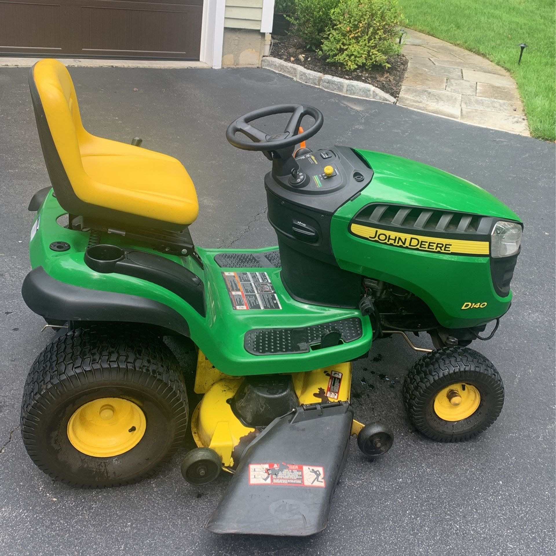 John deere d140 riding lawn mower sale