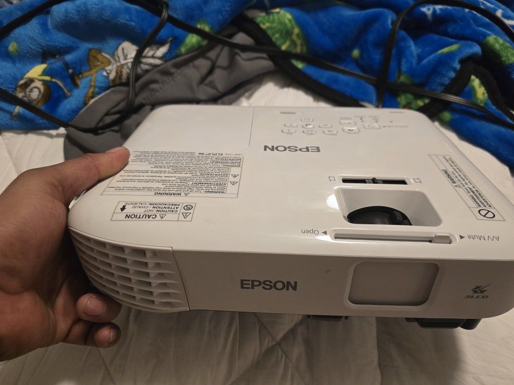 EX3280 3LCD XGA Projector