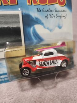 2000 Johnny Lightning Surf Rods Banzai Babes