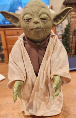 Yoda Interactive Figure 
