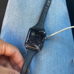 Apple Watch Series 3 38mm W Box And Charger 